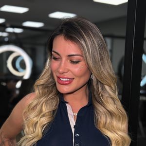 "É tão bom a gente cuidar da gente, né? Amor próprio é tudo na vida. Você tem que se amar. É por você, ok? Não pra mais ninguém, é sobre você", afirmou Andressa, enquanto recebia os cuidados no salão.