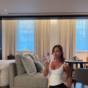 A modelo francesa Pauline Tantot voltou a render assunto no Instagram, dias após Neymar afirmar que curtiu acidentalmente uma foto sexy da gata na rede social
