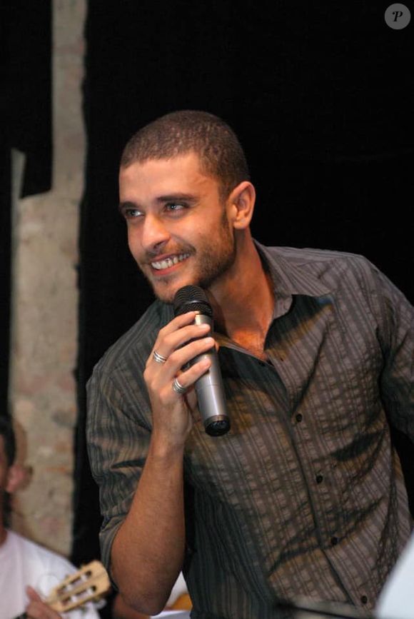 Diogo Nogueira, no auge dos seus '20 e poucos' anos, já conquistava milhões de corações pelo Brasil