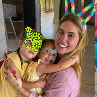 Um padrasto de verdade! Vini Jr. surpreende Virgínia e prepara bloquinho de Carnaval para os filhos da influencer: 'Surpresa do meu amor'