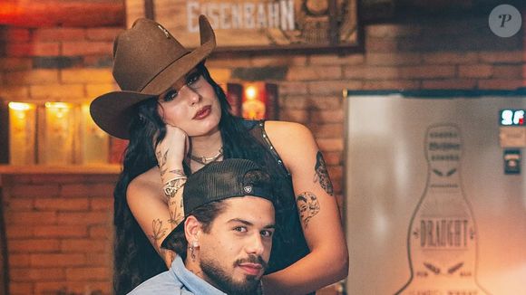 O Zé uma vez até me respondeu, dizendo que ia comunicar sobre o assunto, sempre muito educado”, contou Bárbara a respeito da reação do ex-marido de Virgínia