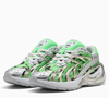 A parceria entre PUMA e RIPNDIP, marca de streetwear e lifestyle de Los Angeles, resultou em uma coleção que mistura clássicos do streetwear com gráficos marcantes e visual irreverente