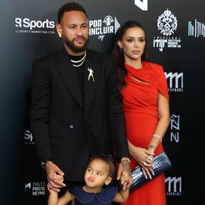 A família de Neymar marca presença na sexta edição do leilão beneficente do Instituto Projeto Neymar Jr., um dos principais eventos solidários promovidos pelo atleta