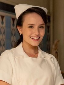Quem é Larissa Manoela em 'Êta Mundo Melhor!'? Enfermeira na novela, atriz revela forte ligação com nova personagem na TV: 'Acaba nos invadindo…'