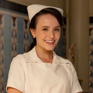 Quem é Larissa Manoela em 'Êta Mundo Melhor!'? Enfermeira na novela, atriz revela forte ligação com nova personagem na TV: 'Acaba nos invadindo…'