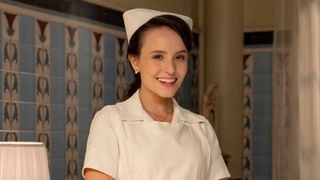 Quem é Larissa Manoela em 'Êta Mundo Melhor!'? Enfermeira na novela, atriz revela forte ligação com nova personagem na TV: 'Acaba nos invadindo…'