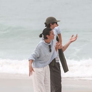 Bruna Marquezine e Shawn Mendes entregam tudo quando o assunto é romance