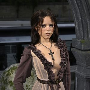 Às vésperas da estreia de 'Wandinha 2', Jenna Ortega esclarece polêmica antiga sobre sua vida pessoal