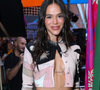 Futura rainha de bateria? Bruna Marquezine mostra samba no pé em evento e recebe elogios na web: 'Linda e sabe sambar'