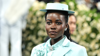 Pouca gente sabe, mas a ganhadora do Oscar Lupita Nyong’o retirou 30 miomas em uma única cirurgia; condição afeta milhões de mulheres