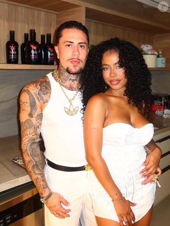 Depois de muitos comentários sobre o unfollow, Lorena Maria anunciou a separação de MC Daniel