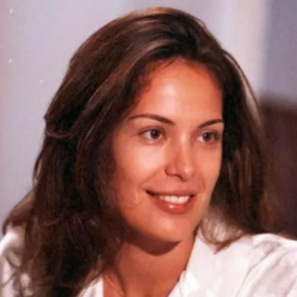 Novela 'História de Amor': personagem de Paula Moretti é interpretada pela atriz Carolina Ferraz.