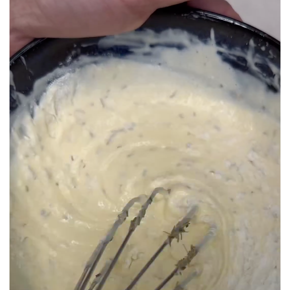 Para fazer a receita, basta misturar todos os ingredientes em uma tigela