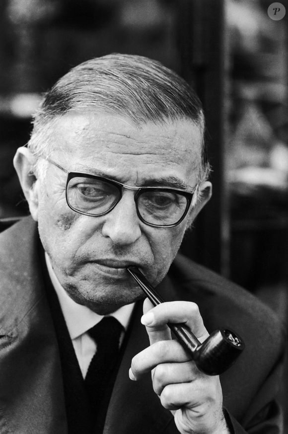 Para Sartre, os seres humanos são "condenados à liberdade" desde o início
