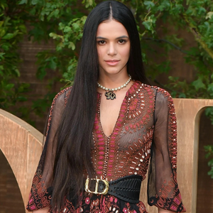 Os novos Converse em cor caramelo são os tênis favoritos de 2026, perfeitos para usar com vestidos, calças ou jorts