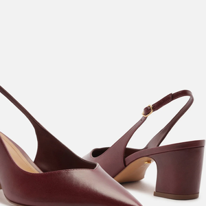 Com estética retrô e perfil versátil, o sapato transita com facilidade por diferentes ocasiões e combinações