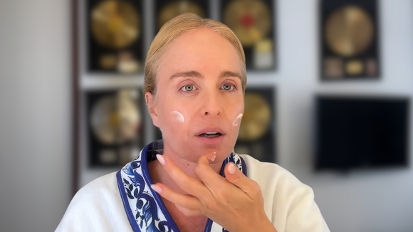 Sérum, ácido hialurônico e mais: a partir dos 40 anos, estes 10 produtos do universo da K-Beauty rejuvenescem a pele mais do que muita plástica