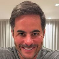 Antes e depois de Kaká Diniz: 17,5 kg mais magro, marido de Simone Mendes impressiona com novo físico após cortar 99,9% do açúcar na dieta. 'Não adianta construir um império se você não tiver saúde para desfrutar dele'