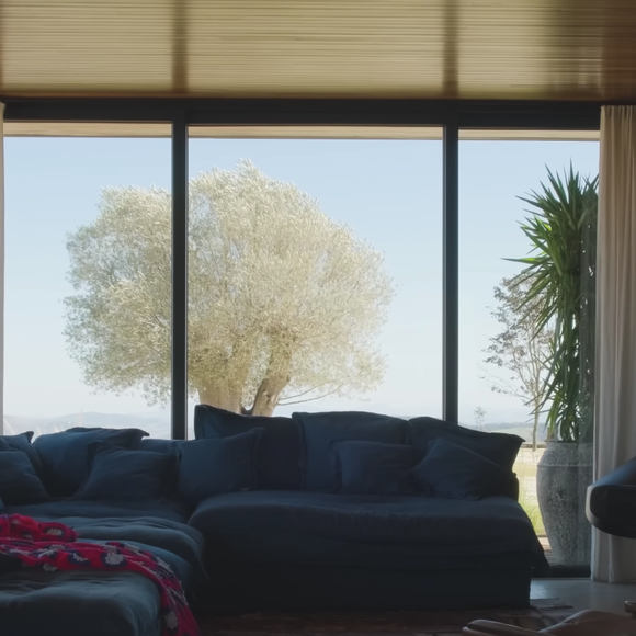 Giovanna Ewbank e Bruno Gagliasso construíram o rancho na época da pandemia e priorizaram a natureza e sustentabilidade em cada detalhe