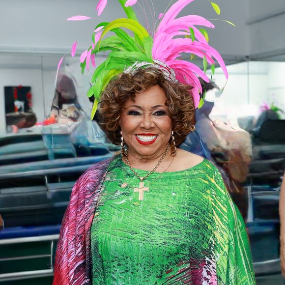 Alcione: ‘Hoje, quando sair daqui, vou fazer uma macumbinha pra Trump. Essa terra tem uma coisa que ele não tem lá: macumba!’