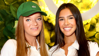 Acompanhada de Duda Guerra, Rafaella Justus surge com lookinho grifado de tenista no valor de R$ 1.710 em famoso evento. Fotos!