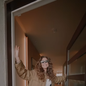 Juliana Paes postou no Instagram sua estadia na mansão de Deborah Secco nos Estados Unidos