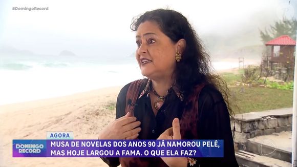 Simone Carvalho se afastou da TV, e é formada em Teologia.