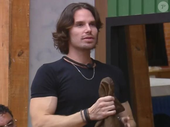 Depois do SBT, ele passou por novelas como 'Malhação', 'Insensato Coração' e 'Cheias de Charme', além de trabalhos no teatro, mas estava sumido da TV