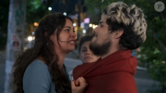 Gerluce (Sophie Charlotte) fica arrasada com venda do bebê e bate em Raul (Paulo Mendes)