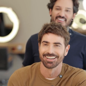 Visual de Reynaldo Gianecchini deixou os fãs impactados pelo rejuvenescimento do ator, que hoje está com 53 anos