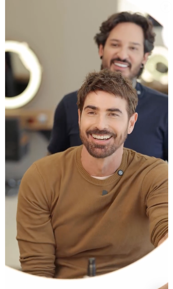 Visual de Reynaldo Gianecchini deixou os fãs impactados pelo rejuvenescimento do ator, que hoje está com 53 anos