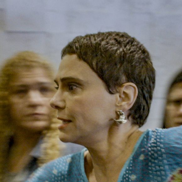 Celina impedirá tragédia com maionese contaminada em cena icônica de ‘Vale Tudo’