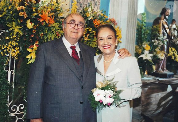 Nair Bello sofreu três paradas cardíacas e ficou na UTI entre novembro de 2006 e janeiro de 2007, mas retornou à unidade em abril de 2007
