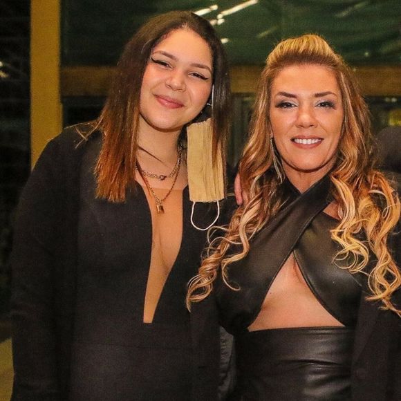 Aysha Benelli é filha da famosa cantora Simony.