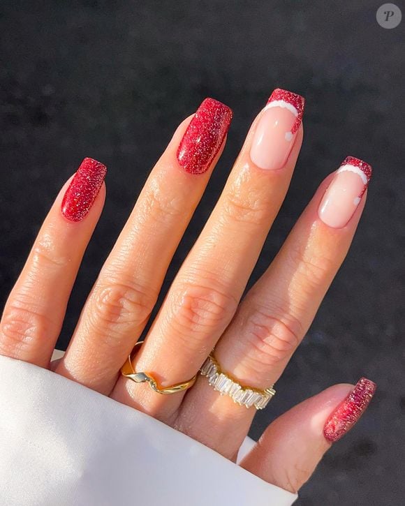 Tendência de unhas de Natal aposta no esmalte vermelho tradicional