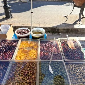 Bruna Marquezine exibe a gastronomia local