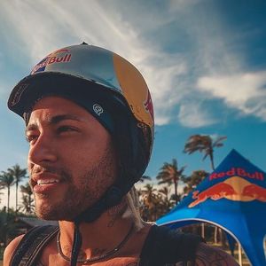 Em 2017, Neymar encerrou seu contrato com o Barcelona após 5 anos