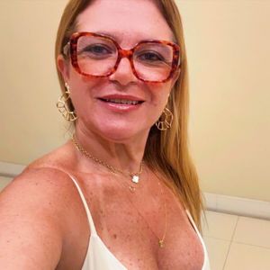 Débora tinha 53 anos e também atuava como empresária da filha