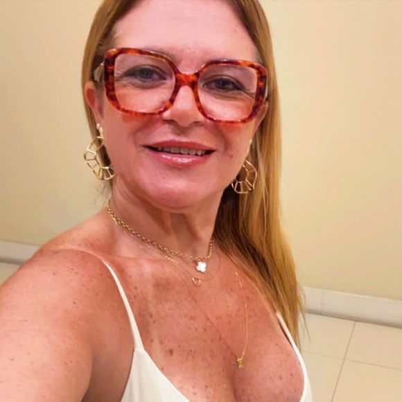 Débora tinha 53 anos e também atuava como empresária da filha