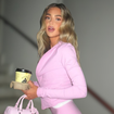 Achei na Netshoes o tênis Nike cor 'pena de flamingo' que é esportivo e ideal para mulheres 50+; ele fica incrível com legging marrom