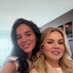 Bruna Marquezine teve os detalhes de sua mansão divulgados pela designer e corretora Juliana Fernandes em um vídeo nas redes sociais