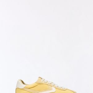Nem Zara, nem C&A: modelo da Bershka em amarelo manteiga surge como alternativa elegante ao clássico Adidas Samba por menos de R$ 200