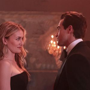 Disponível no Disney+ 'História de Amor: John F. Kennedy Jr. e Carolyn Bessette', é uma produção que integra o universo 'American Story', criado por Ryan Murphy, de 'Glee'