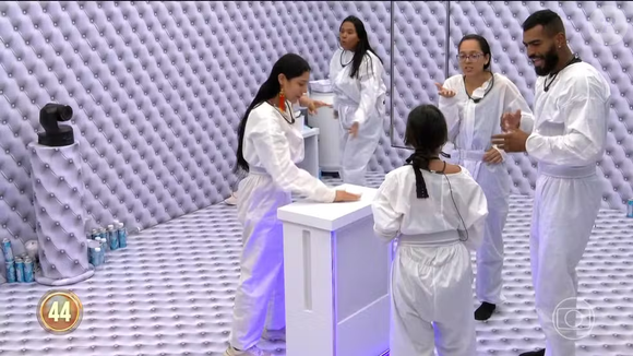 Quarto branco do 'BBB 26' já teve quatro desistências até o momento: Ricardinho, Elisa, Lívia e Ricardo