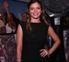 Para o evento, Luana Maia apostou em um vestido preto com cauda em formato de V belíssimo