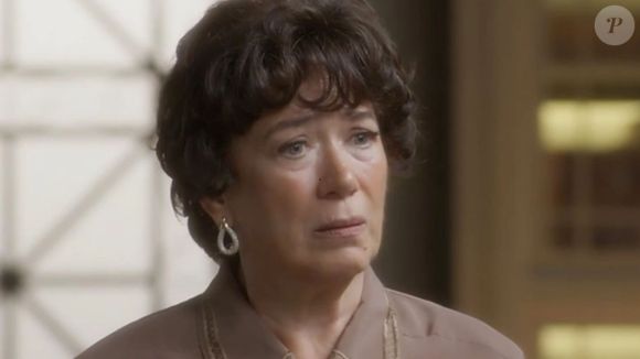 Qual é o final de Maristela (Lilia Cabral) em 'Garota do Momento'? Vilã de Lilia Cabral vai para atrás das grades e encontra uma barata