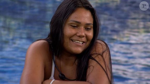 Chaiany Andrade virou assunto nas redes após exibir marcas de acne durante o 'BBB 26' e incentivar debates sobre autocuidado.