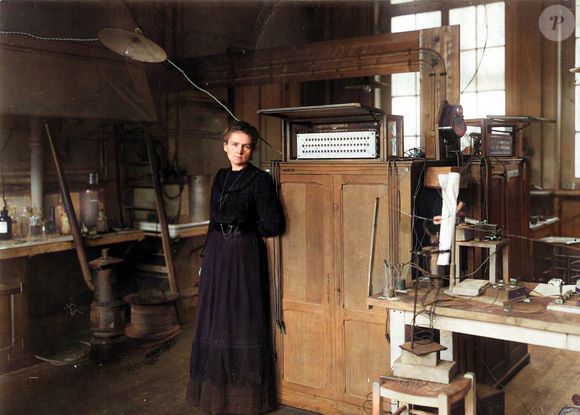 Estudo da radioatividade expôs riscos desconhecidos e causou danos físicos à própria Marie Curie durante suas descobertas