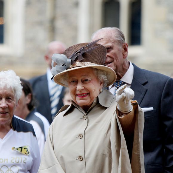 Segundo Robert Hardman, a participação de Rainha Elizabeth II ao lado de James Bond na abertura dos Jogos Olímpicos de Londres 2012 revelou ao mundo seu senso de humor