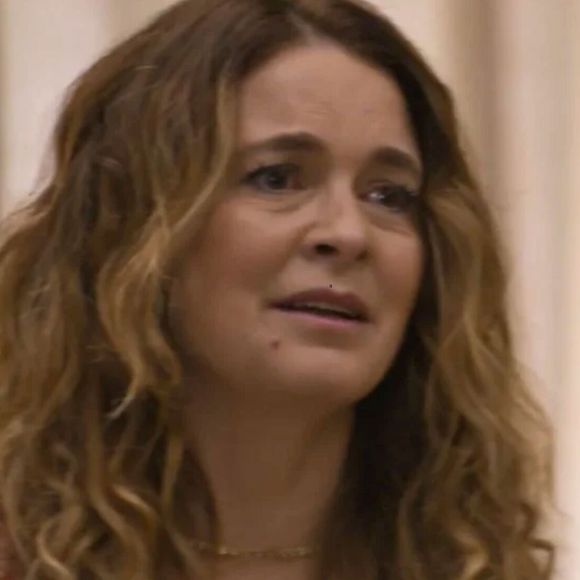 Qual é o segredo de Filipa (Clauda Abreu) em 'Dona de Mim'? Mulher de Abel (Tony Ramos) esconde suas saídas com Danilo (Felipe Simas)